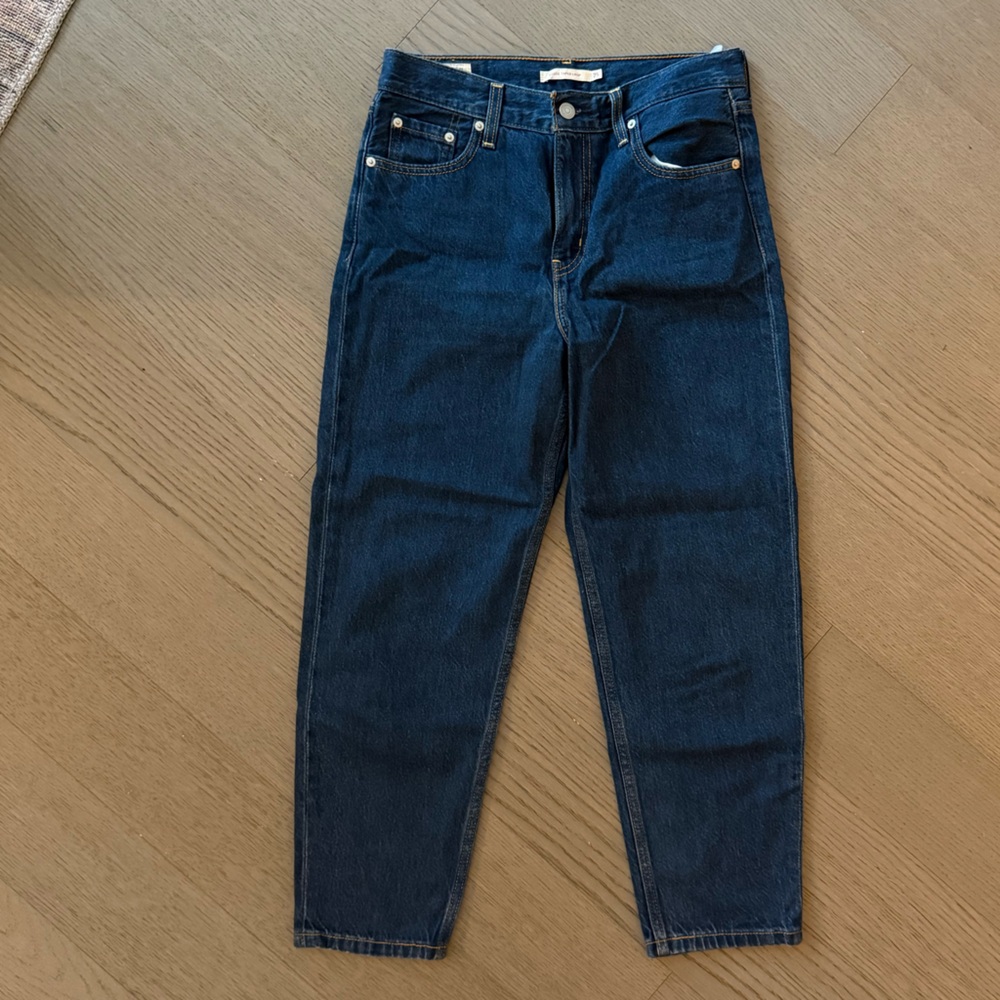 Levis Loose Taper Crop